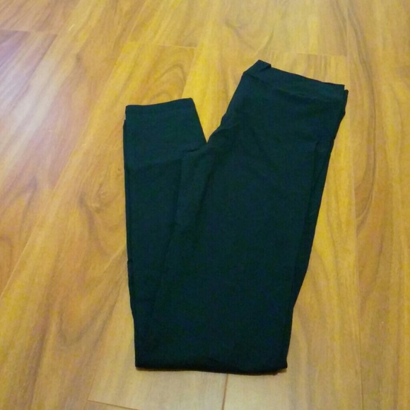 Black leggings