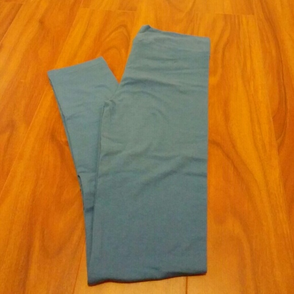 Blue leggings