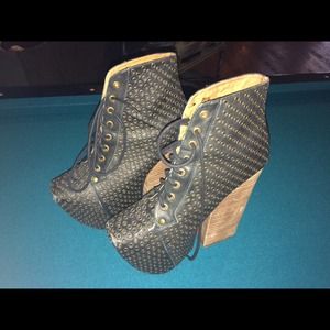 Jeffrey Campbell platforms size 7