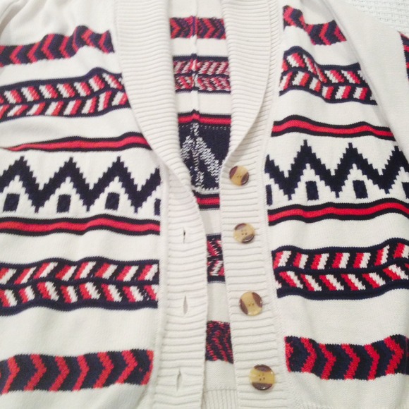 Adorable holiday sweater!