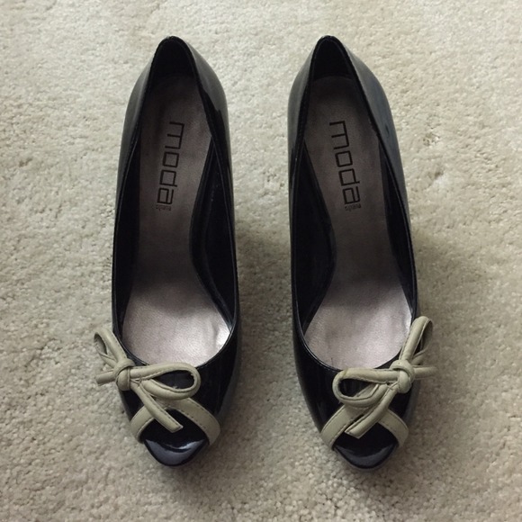 Moda peep toe black leather pumps - Picture 1 of 3