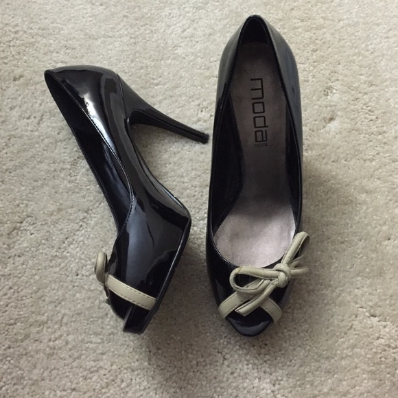 Moda peep toe black leather pumps - Picture 3 of 3