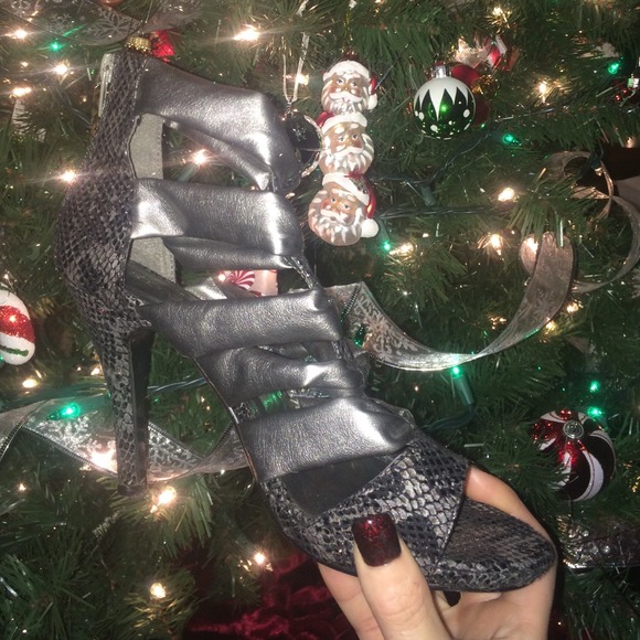 Snakeskin & pewter  leather heels, gldiator straps