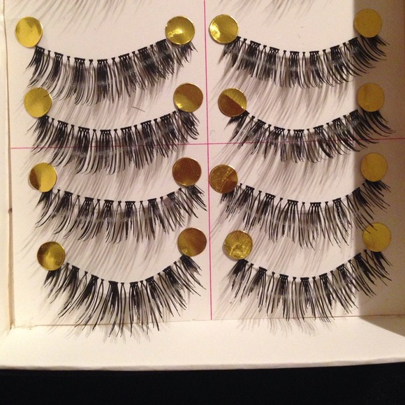 Brand new 8 pair of fake eye lashes! Glam time!