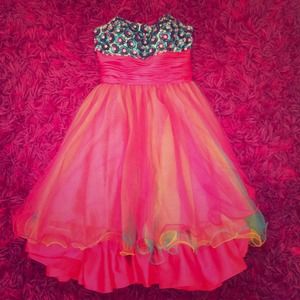 Outstanding dress😍