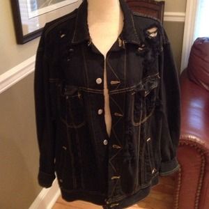 VINTAGE BLACK DENIM JACKET