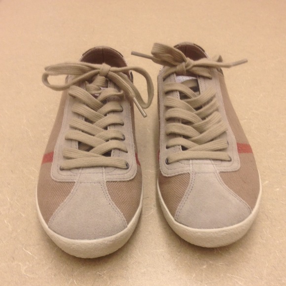 Burberry Smeakers