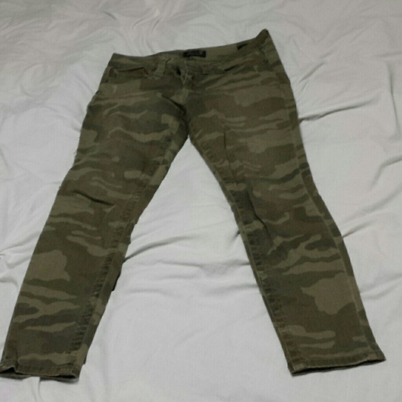 Camouflage jeans