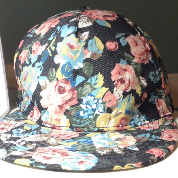 Floral SnapBack - Picture 2 of 4
