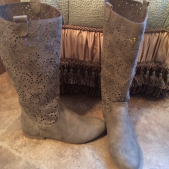 crown Boots - Crown boots