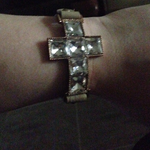Cross bracelet - Picture 2 of 2