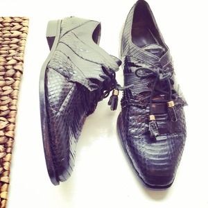 Vintage 100% Snakeskin Oxfords in Black