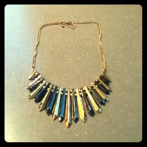 Im selling this beautiful originally 100$ neclace