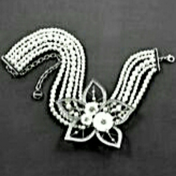 ISO Givenchy choker