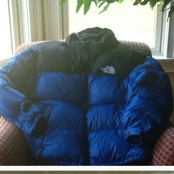 #Reserved for @4manderyn4 North Face Puffy Coat