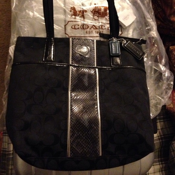 Coach Handbags - Brand New Authentic Coach Tote