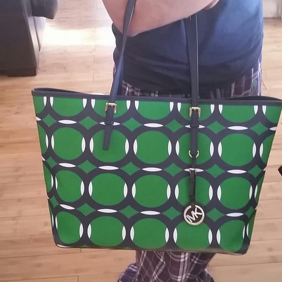 Sold!!! Authentic. Michael Kors large tote bag