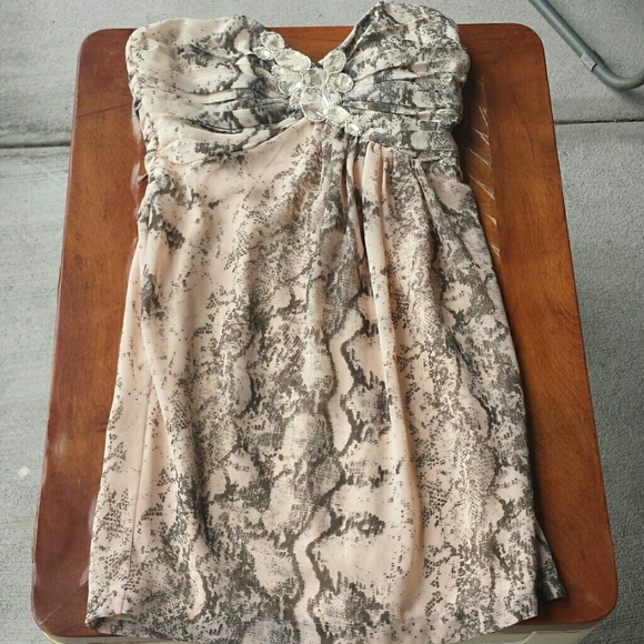 LIKE NEW H&M Strapless Dress