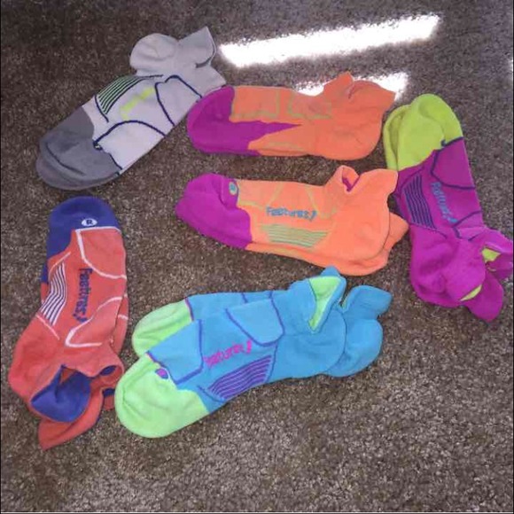 Feetures Elite Ultra Light No Show Tab Socks. NWOT