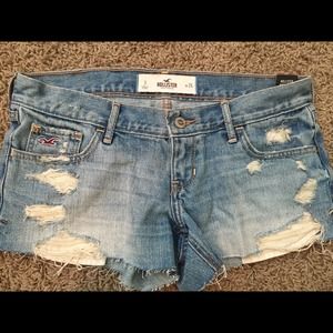 Hollister shorts. NEVER BEEN WORN!