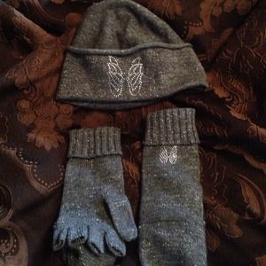 Grey Victoria's Secret hat and gloves