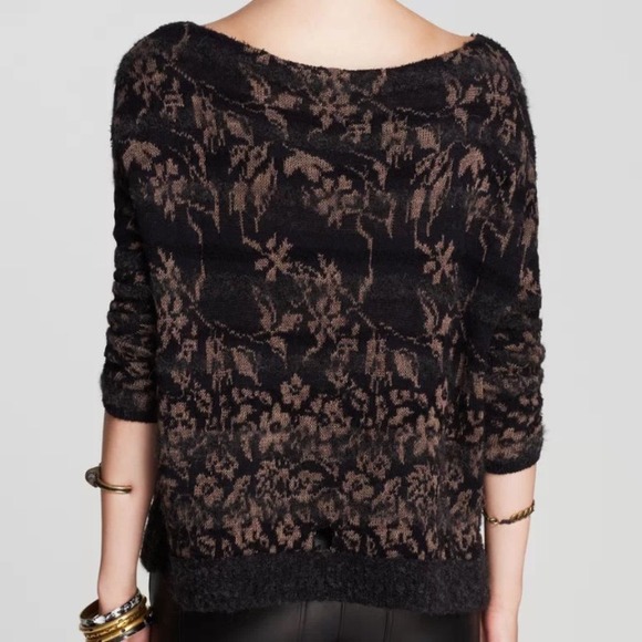 Free people sweater🌻reduced - Picture 2 of 4