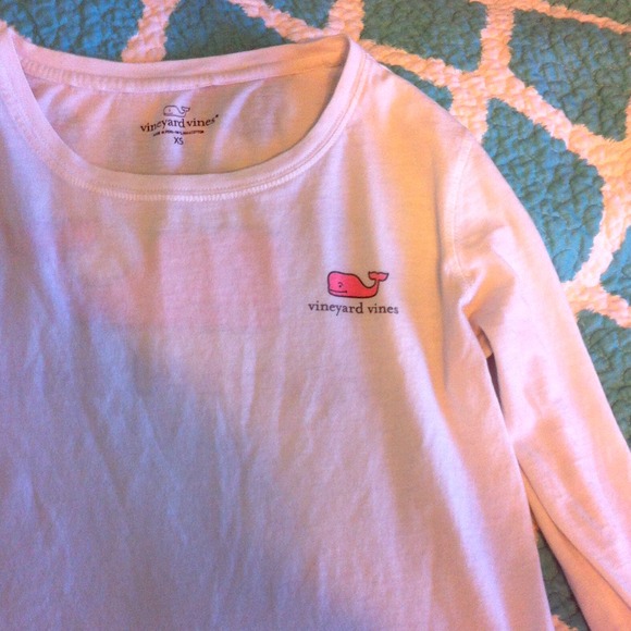 Vineyard vines logo T-shirt