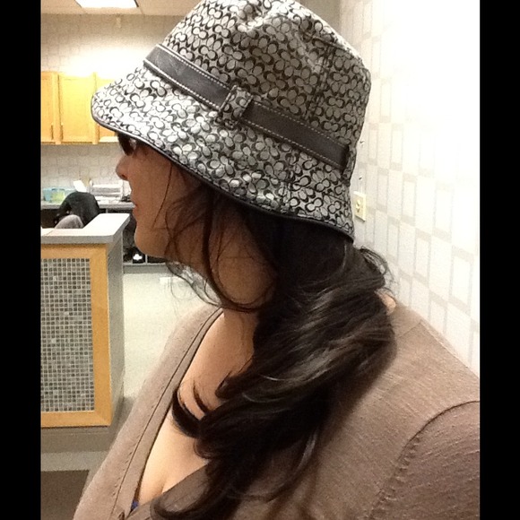 COACH signature hat - Picture 2 of 4