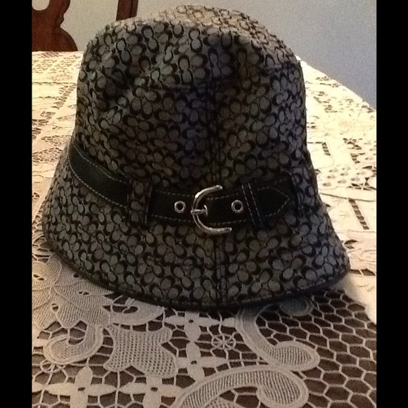 COACH signature hat - Picture 3 of 4