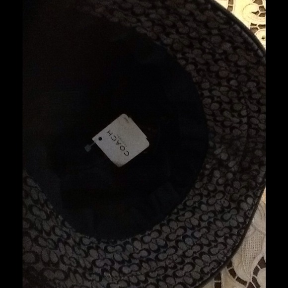 COACH signature hat - Picture 4 of 4