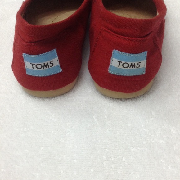 Toms