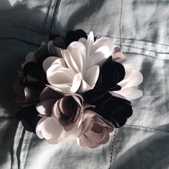 Floral Hair clip/ Broach