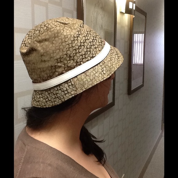 COACH signature hat - Picture 2 of 4