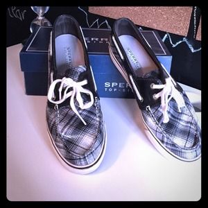Plaid Sperrys