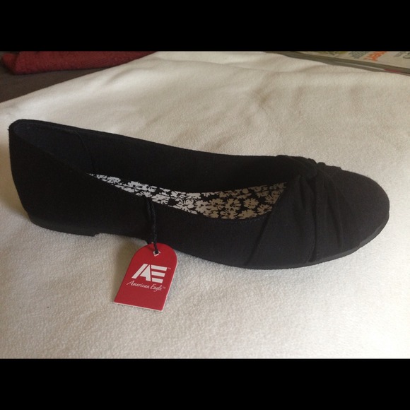 American Eagle black flats