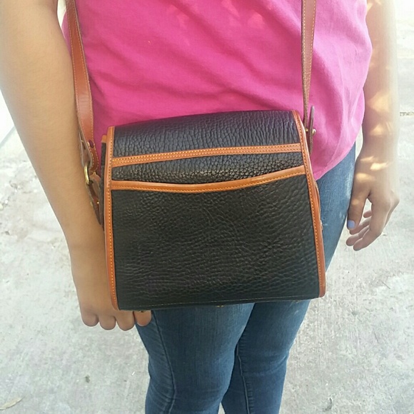 💋Vintage Dooney & Bourke Essex crossbody - Picture 4 of 4