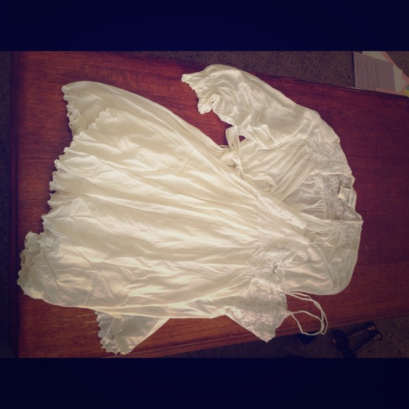 White Night Gown Set