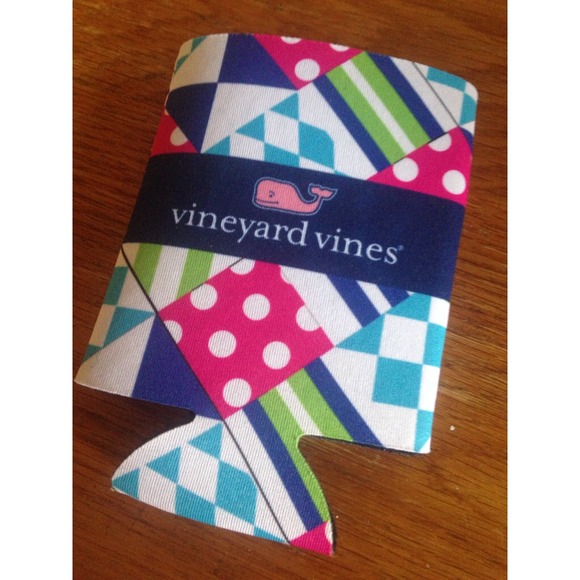 Vineyard Vines Other - KY Derby Vineyard Vines Coozie