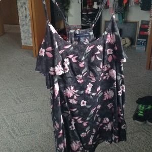 American Eagle flower ruffle tank top