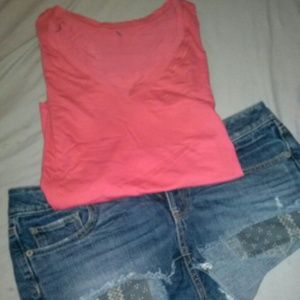 Pink tresics v-neck t-shirt