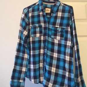 Hollister flannel button up shirt 😊