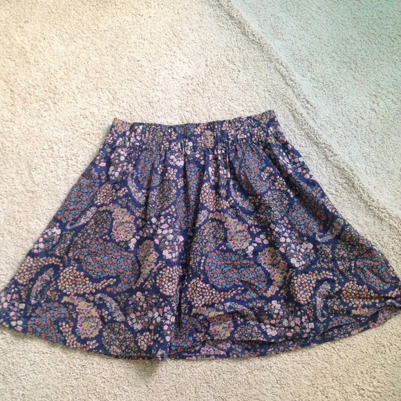 H&M patterned skirt