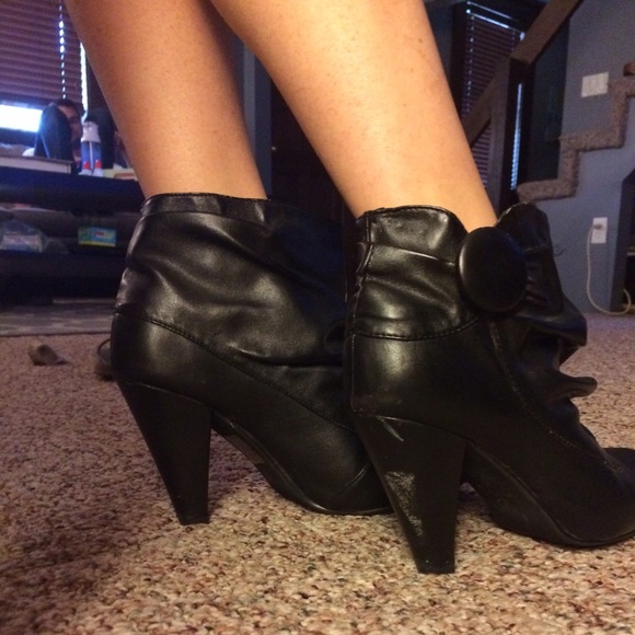 Black ankle booties - Picture 3 of 4