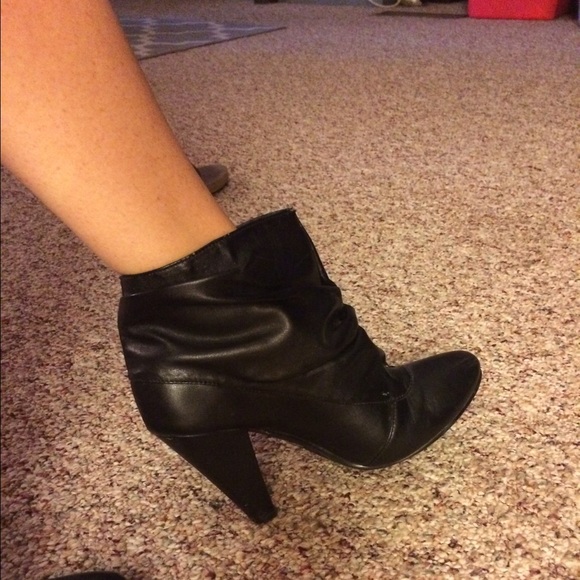 Black ankle booties - Picture 4 of 4