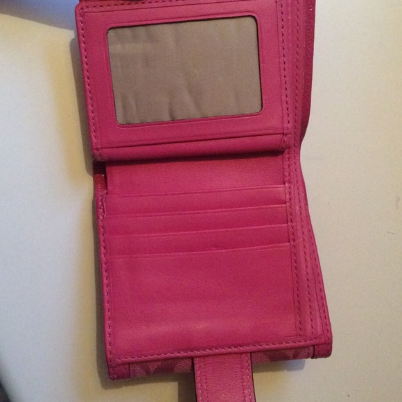 barley used coach wallet, good condition