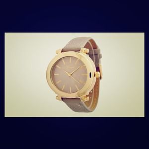 NWOT Geneva Women's Gray Retro Oval Watch