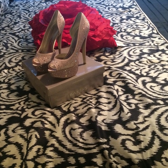 Sparkling Diamond studded Pink Champagne Heels!