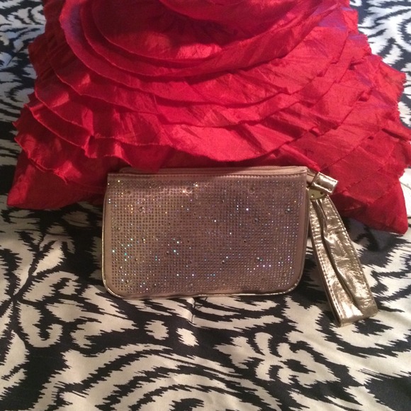 Sparkling Diamond Studded Pink Champagne Clutch!