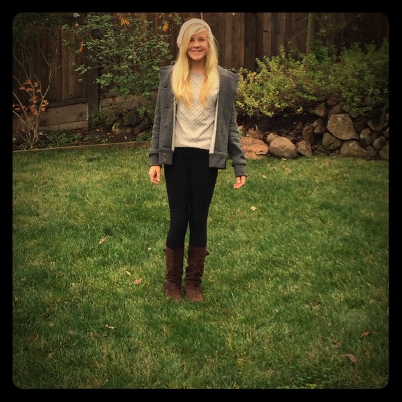 Gray sweater with white polka dots - Picture 1 of 4