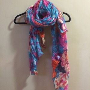 Cute Floral Scarf!